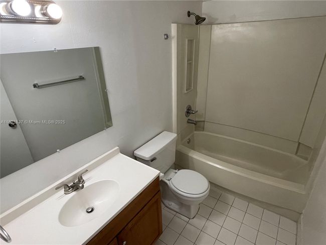 APT-206J - 6900 Sw 39 Th St, Condo with 2 bedrooms, 2 bathrooms and null parking in Davie FL | Image 26