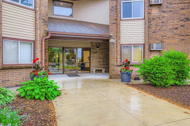 APT-117 - 3420 Golfview Dr, Condo with 2 bedrooms, 1 bathrooms and null parking in Eagan MN | Image 25