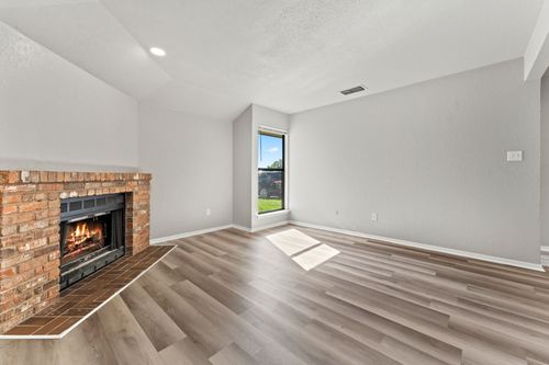 2512 Windy Pine Ln, Arlington, TX, 76015-1161 | Card Image