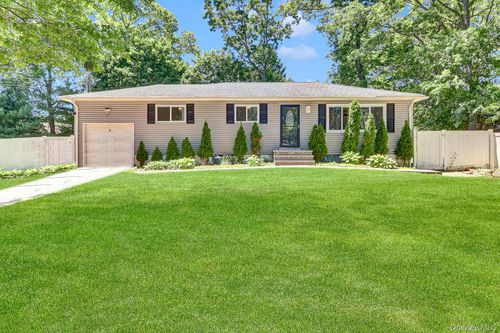 9 Taft Ct, Deer Park, NY, 11729-3015 | Card Image