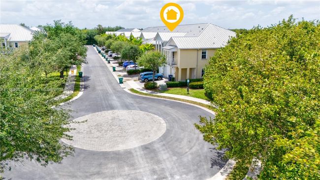 7514 Nw 108 Th Path, Townhouse with 3 bedrooms, 3 bathrooms and null parking in Doral FL | Image 4