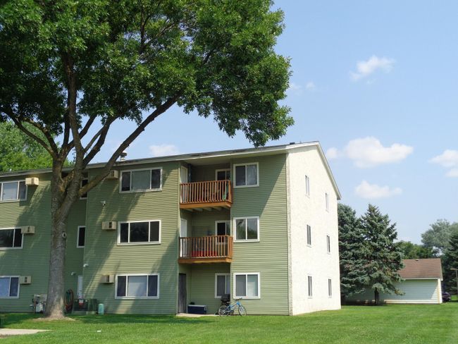 Green Hill Rear Exterior Summer.JPG | Image 14