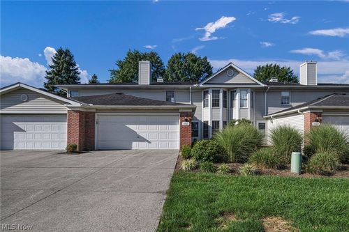 19311 Bradford Ct, Strongsville, OH, 44149-6068 | Card Image