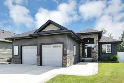 42 Coachill St, House detached with 3 bedrooms, 3 bathrooms and 2 parking in Blackfalds AB | Image 3