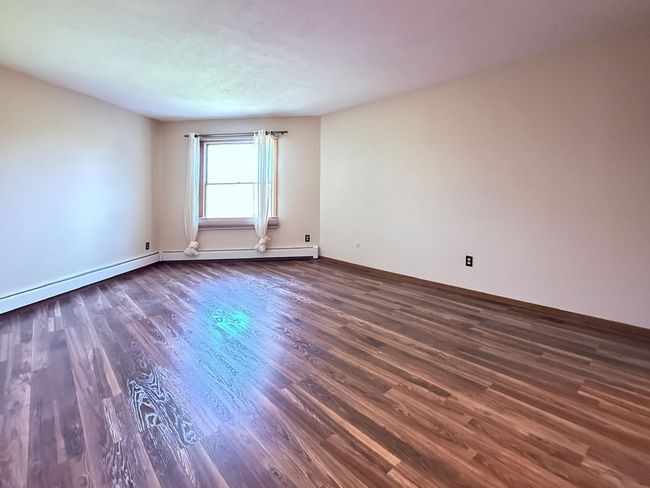 Owner's suite has angled bump out with pond views | Image 18