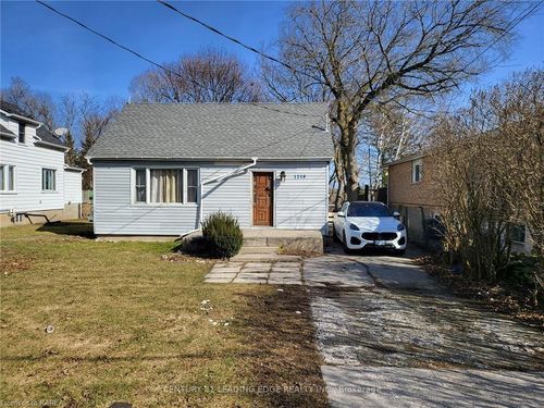 1219 Montreal Street, Kingston, ON, K7K3L3 | Card Image