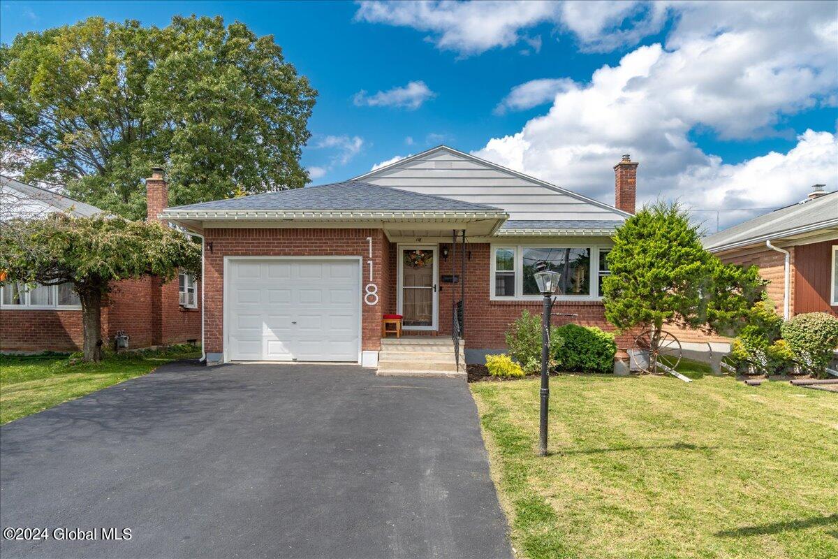 Edgecomb St, Albany, NY 12209