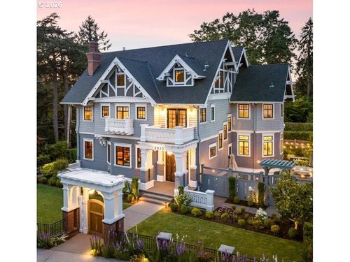 2023 Sw Montgomery Dr, Portland, OR, 97201-2442 | Card Image