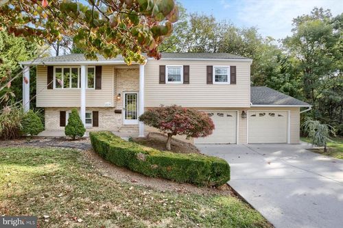 419 Mountain St, Summerdale, PA, 17093-8005 | Card Image