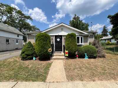 6 Aldrich Street, House other with 3 bedrooms, 2 bathrooms and null parking in East Brunswick NJ | Image 1