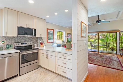 d101-3788 Lower Honoapiilani Rd, Lahaina, HI, 96761-9376 | Card Image