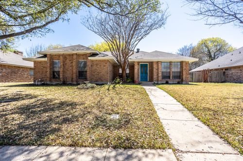 509 Wisterglen Drive, DeSoto, TX, 75115 | Card Image