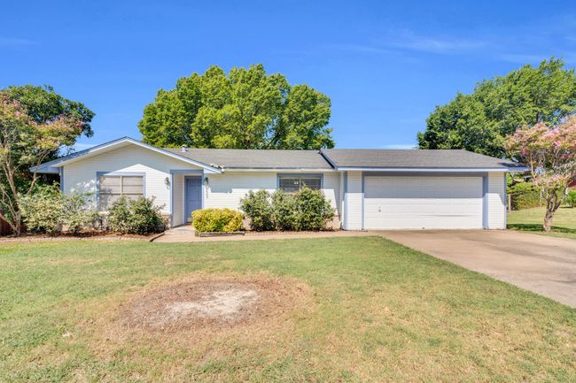 1405 Hillside Dr, House other with 3 bedrooms, 2 bathrooms and null parking in Midlothian TX | Image 4