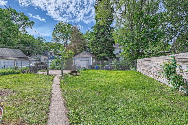 900 Charles Ave - Web Quality - 012 - 30 Backyard.jpg | Image 4