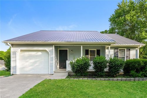 1805 Greencedar Ln, Winston Salem, NC, 27127-7359 | Card Image