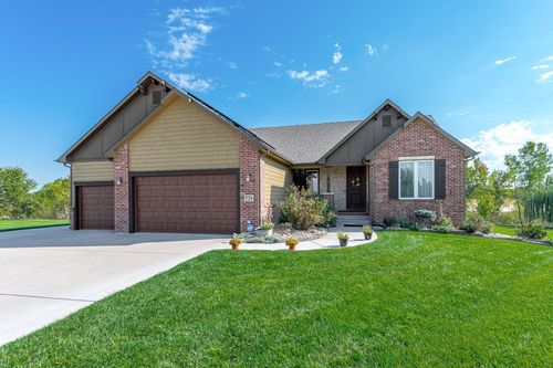 735 Learjet Cir, Benton, KS, 67017-8754 | Card Image