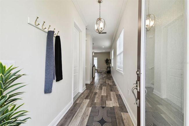 Enter through long freshly painted foyer | Image 4