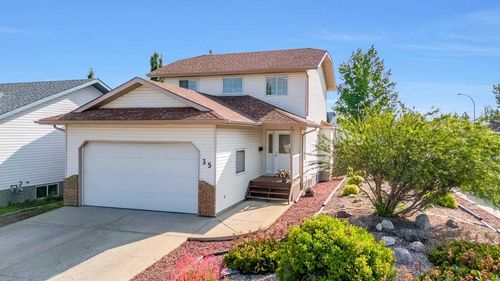 35 Logan Close, Red Deer, AB, T4R2N8 | Card Image