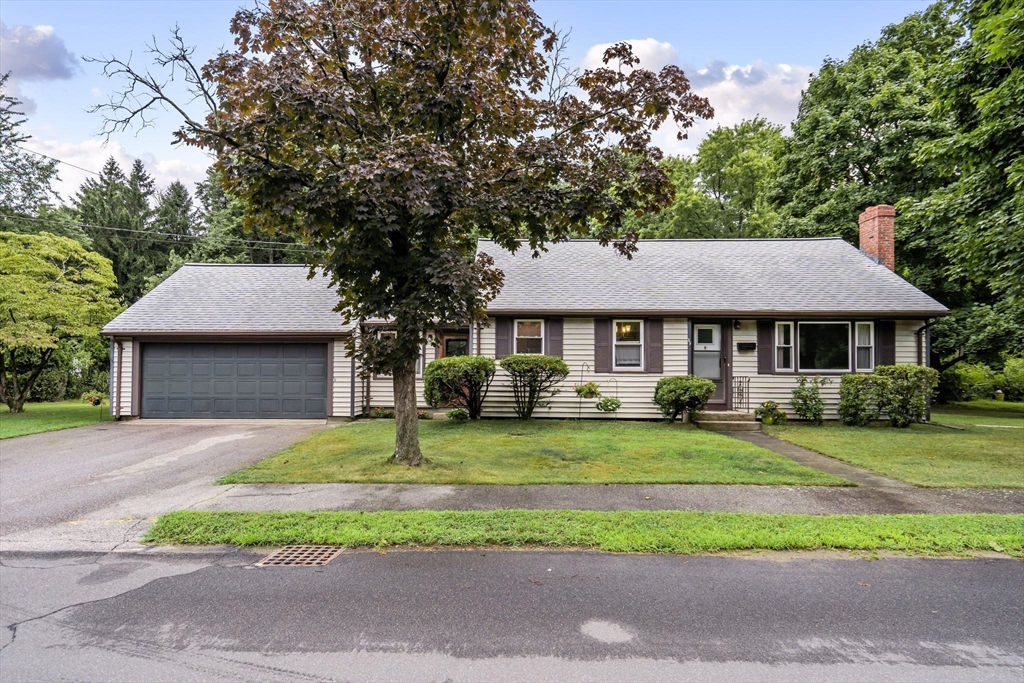 Margaret Dr, Braintree, MA 02184