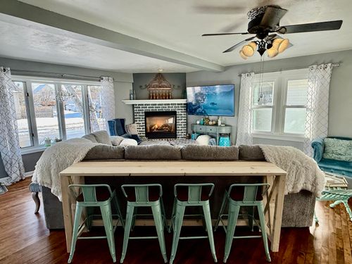 2122 Lincoln St, Two Rivers, WI, 54241-2755 | Card Image