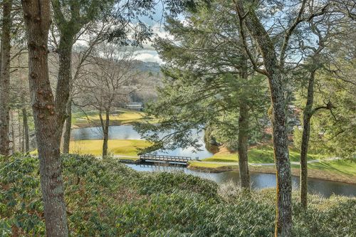 124 Spruce Ln, Highlands, NC, 28741-7175 | Card Image