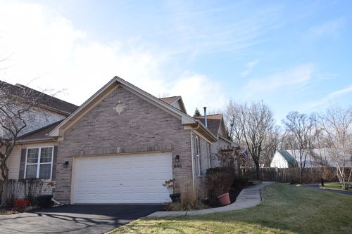 600 Countryfield Ln, Elgin, IL, 60120-9211 | Card Image