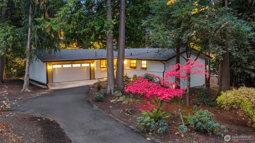 13209 69th Ave Ne, Kirkland, WA, 98034-1649 | Card Image