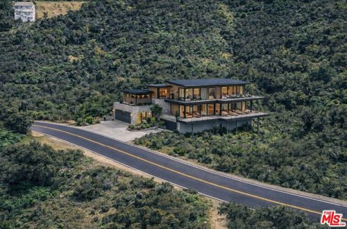 55607 Greenwich Rd, Glendale, CA, 91206 | Card Image