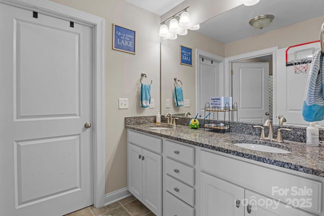Full Bath- upstairs | Image 21