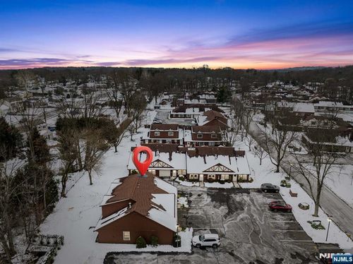 37-1 Tamaron Dr, Waldwick, NJ, 07463-1153 | Card Image