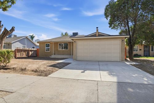 832 W 9th St, Merced, CA, 95341-5858 | Card Image
