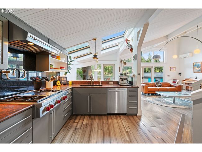 1115 Lake Front Rd, House other with 4 bedrooms, 4 bathrooms and 2 parking in Lake Oswego OR | Image 15