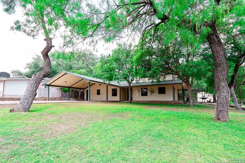 39 Oak Ln, Brackettville, TX, 78832-5148 | Card Image