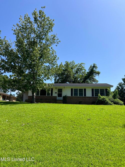 3607 Peachtree Dr, Natchez, MS, 39120-4111 | Card Image