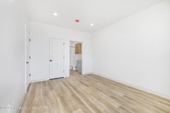 F204 - 201 E Ross Ave Avenue, Condo with 2 bedrooms, 2 bathrooms and null parking in Driggs ID | Image 11