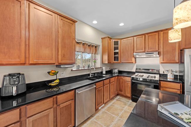 Functional, Spotless Kitchen, maple cabs t/o home | Image 22