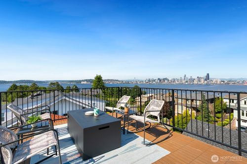 1338 California Ave Sw, Seattle, WA, 98116-1607 | Card Image