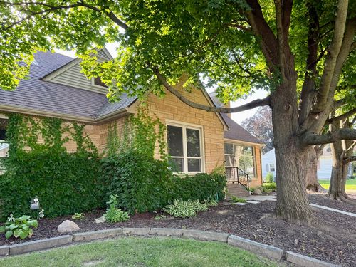 223 Ruth Pl, Clinton, IA, 52732-5425 | Card Image
