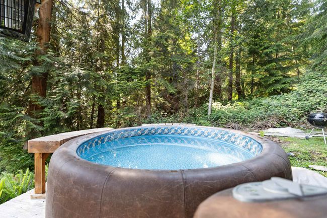 304 Esplanade Rd, House other with 3 bedrooms, 2 bathrooms and null parking in Gibsons BC | Image 4