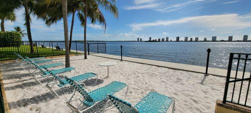 202-1125 Lake Shore Dr, Lake Park, FL, 33403-2884 | Card Image