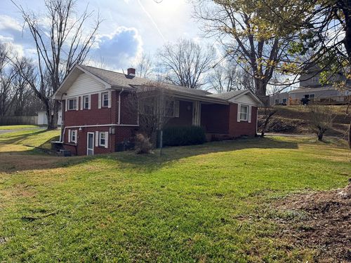 640 W Lee Hwy, Chilhowie, VA, 24319-4614 | Card Image