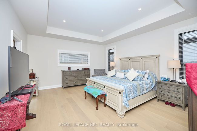 1174 Spears Rd, House other with 5 bedrooms, 3 bathrooms and 4 parking in Fort Erie ON | Image 18