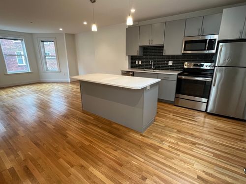 4r-166 Newbury St, Boston, MA, 02116-2810 | Card Image
