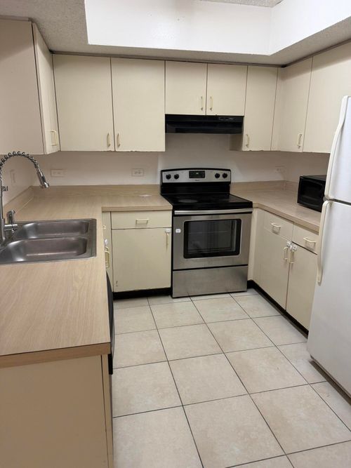 1008-3700 N 56th Ave, Hollywood, FL, 33021-2282 | Card Image