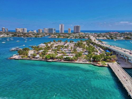 unit-1710-2640 Lake Shore Dr, Riviera Beach, FL, 33404-4672 | Card Image