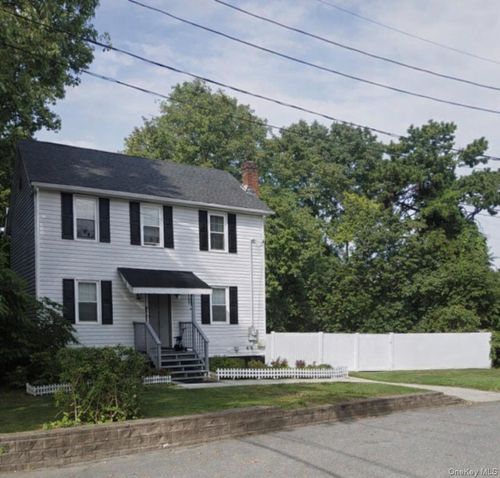 589 Acorn St, Deer Park, NY, 11729-3601 | Card Image