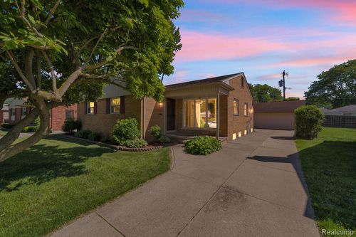 26637 Clairview Dr, Dearborn Heights, MI, 48127-1643 | Card Image