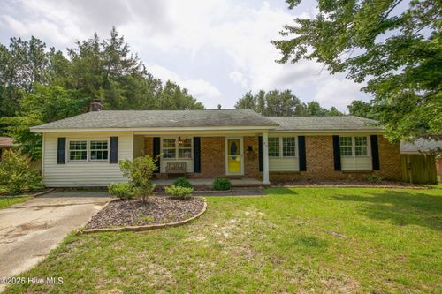 215 S Pinehurst St, Aberdeen, NC, 28315-2010 | Card Image