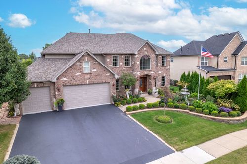622 Birchwood Dr, Yorkville, IL, 60560-2376 | Card Image