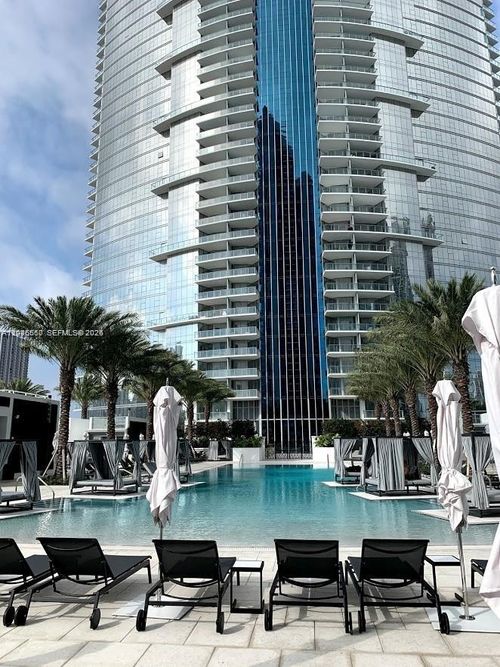2702-851 Ne 1st Ave, Miami, FL, 33132-1817 | Card Image